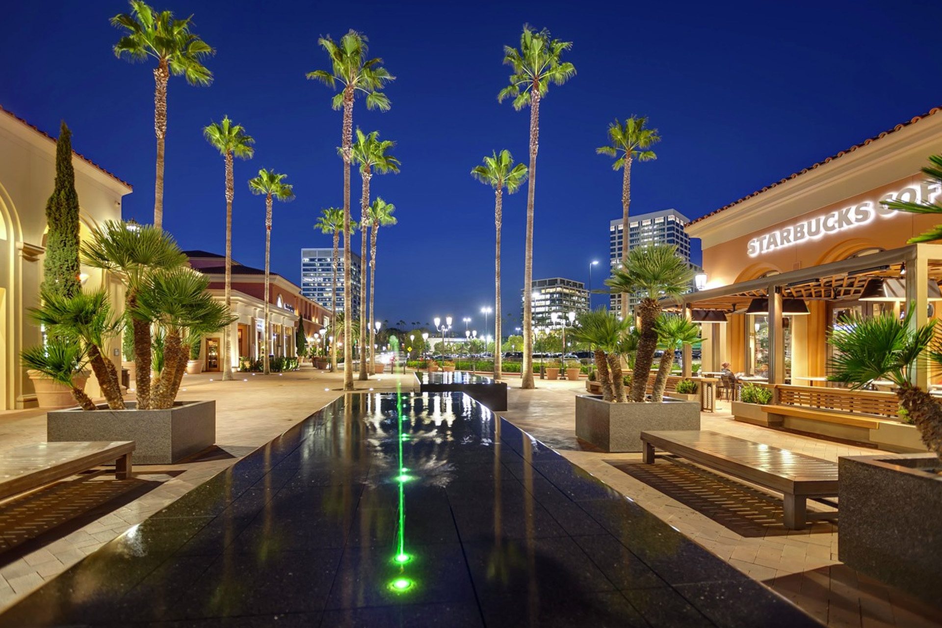 Image of fashion island clean after crown facility solutions services